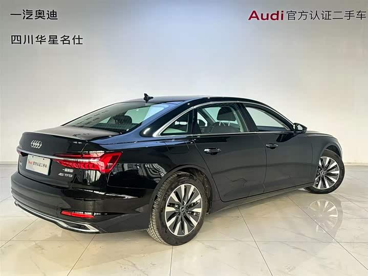 Фото 4 - Audi A6L