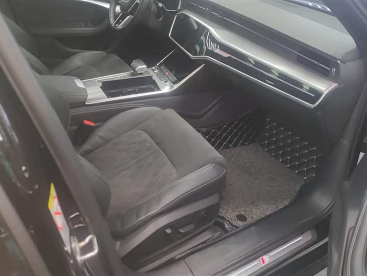 Фото 8 - Audi A6L