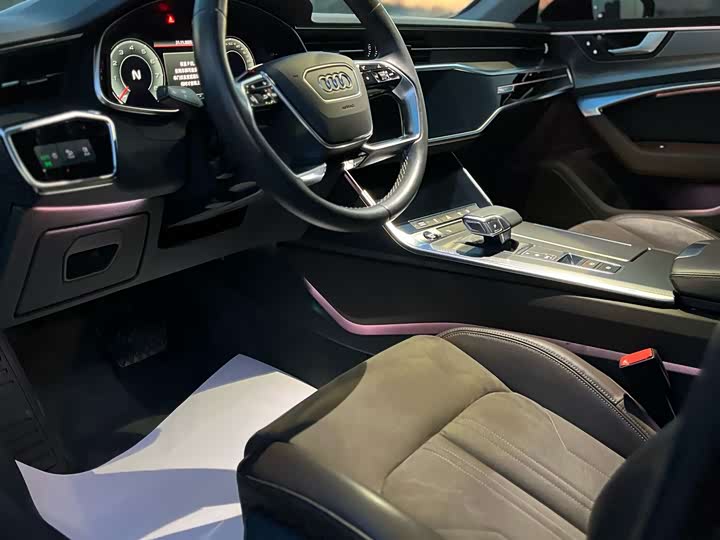 Фото 6 - Audi A7L
