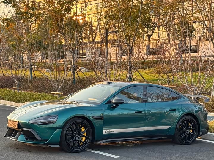 Фото 1 - Xiaomi SU7 Ultra