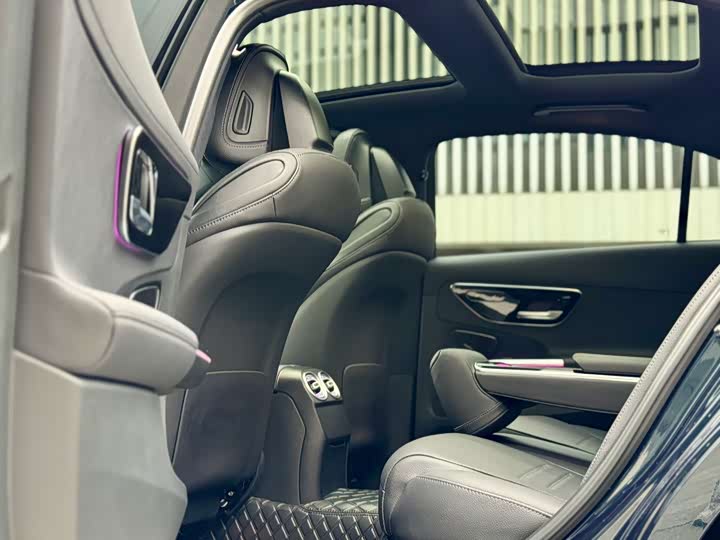 Фото 8 - Mercedes-Benz C-Class