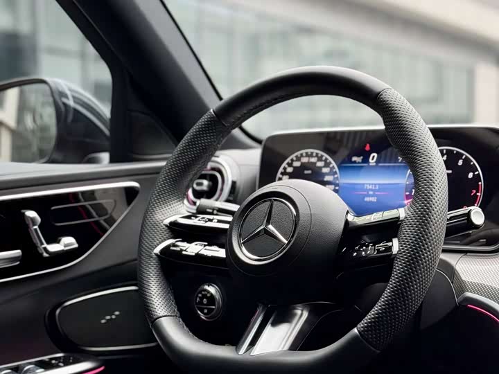 Фото 9 - Mercedes-Benz C-Class