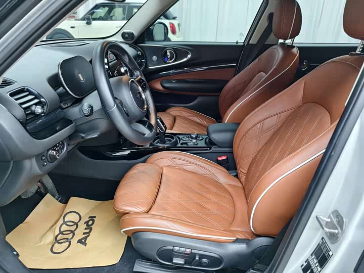 Фото 5 - Mini Clubman