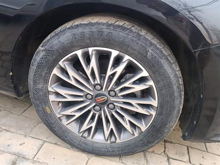 Фото 6 - Hongqi H5