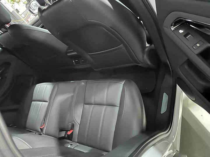 Фото 9 - Land Rover Range Rover Evoque L