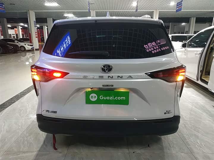 Фото 6 - Toyota Sienna