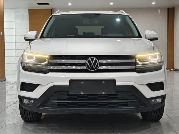 Фото 2 - Volkswagen Tharu