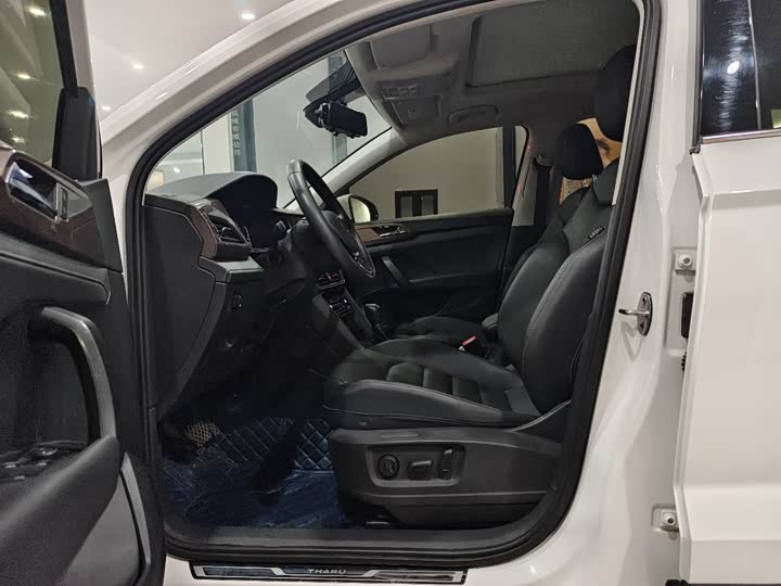 Фото 7 - Volkswagen Tharu