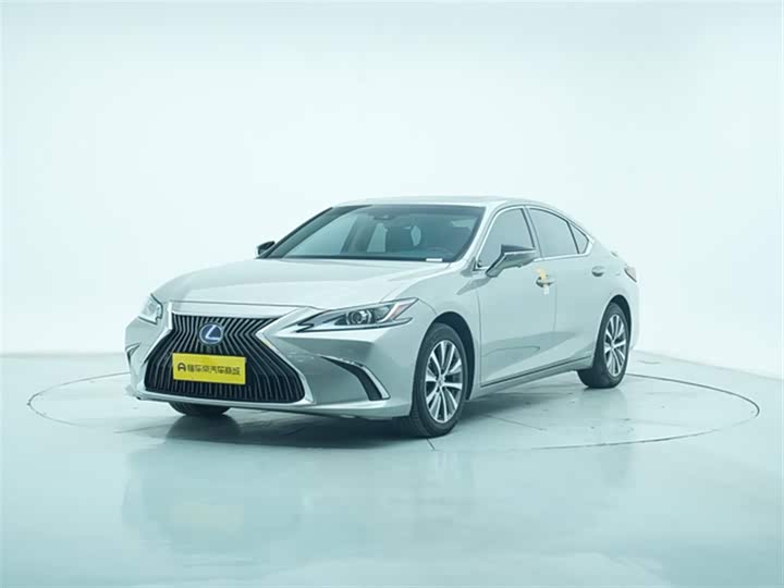 Фото 1 - Lexus ES