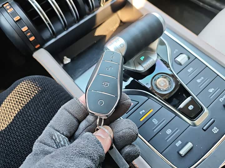 Фото 9 - BYD Yuan Plus