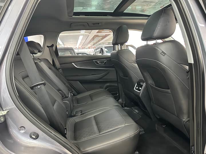 Фото 9 - Chery Tiggo 8