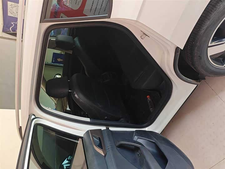 Фото 6 - Volkswagen Tharu