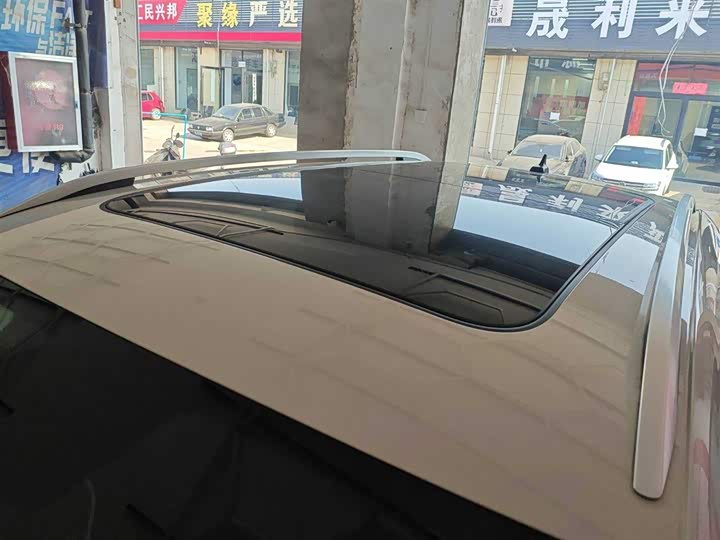 Фото 7 - Volkswagen Tharu