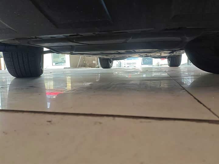 Фото 9 - Volkswagen Tharu