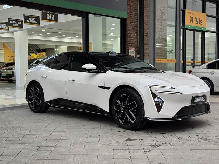 Фото 3 - Avatr 06