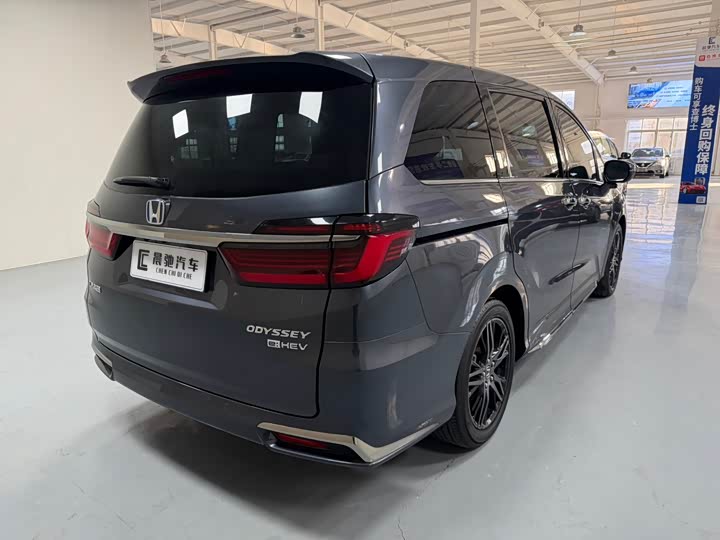 Фото 4 - Honda Odyssey