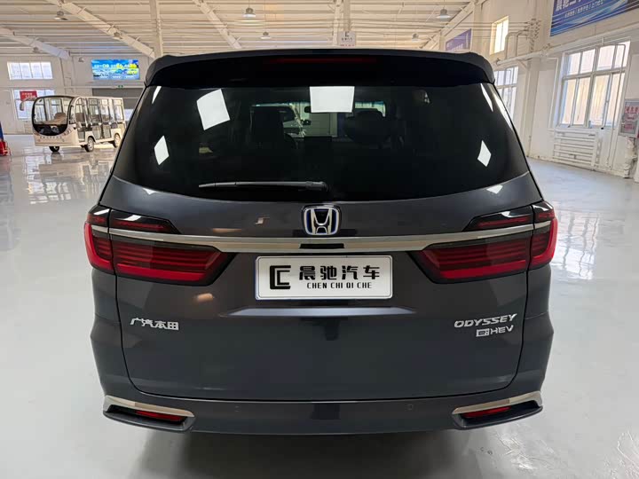 Фото 5 - Honda Odyssey