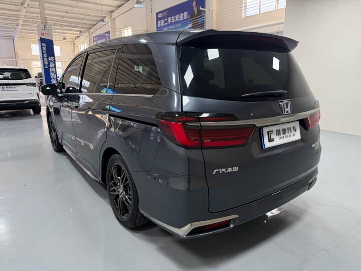 Фото 6 - Honda Odyssey