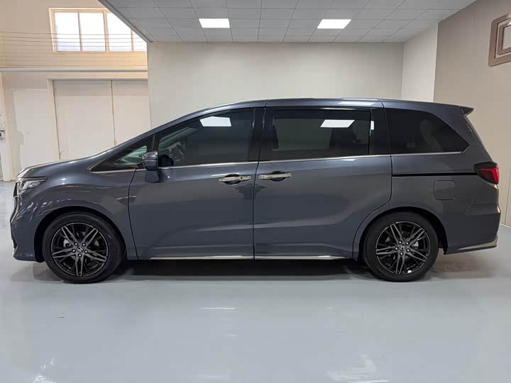 Фото 7 - Honda Odyssey