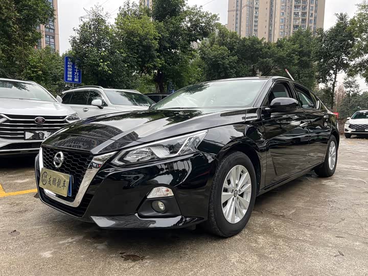 Фото 1 - Nissan Teana