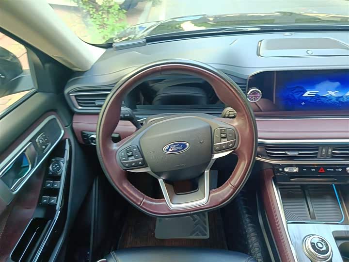 Фото 3 - Ford Explorer