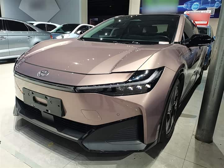 Фото 1 - Toyota bZ3