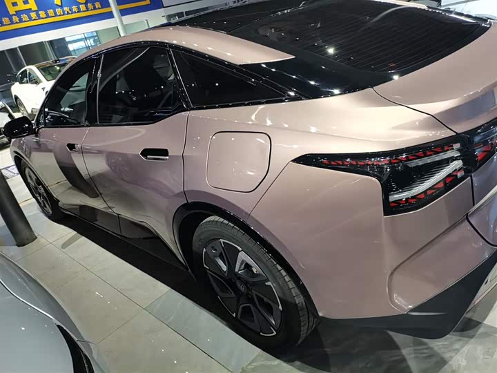 Фото 5 - Toyota bZ3