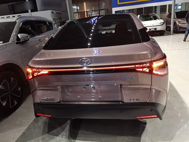 Фото 6 - Toyota bZ3