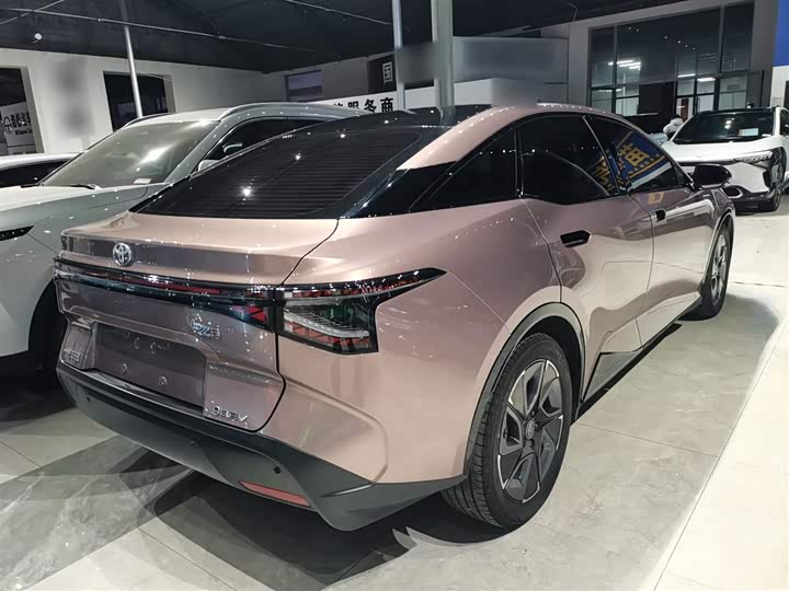 Фото 7 - Toyota bZ3