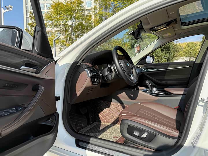 Фото 4 - BMW 5 Series