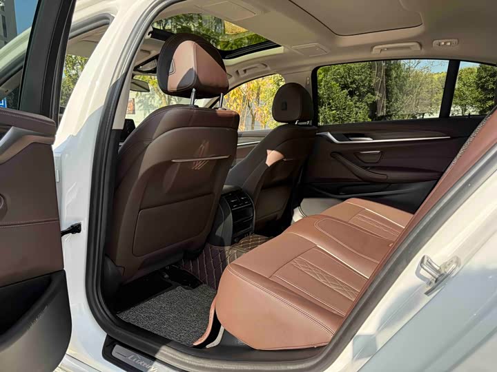 Фото 5 - BMW 5 Series