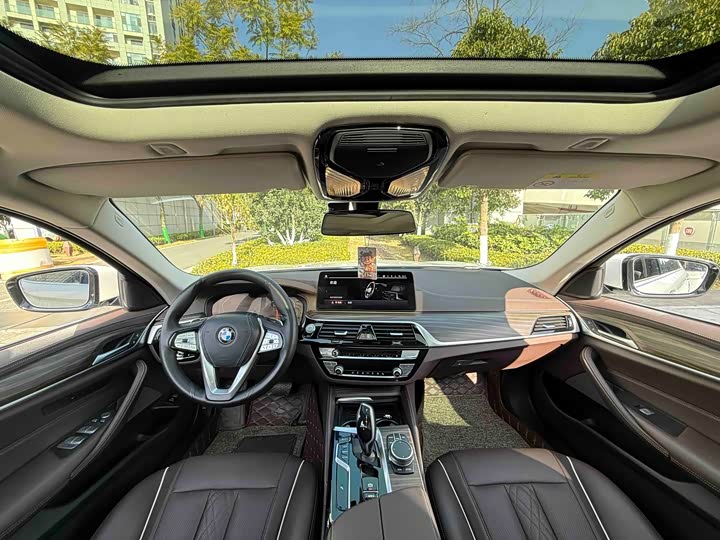 Фото 6 - BMW 5 Series