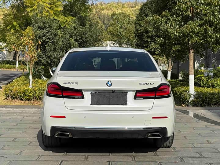 Фото 8 - BMW 5 Series