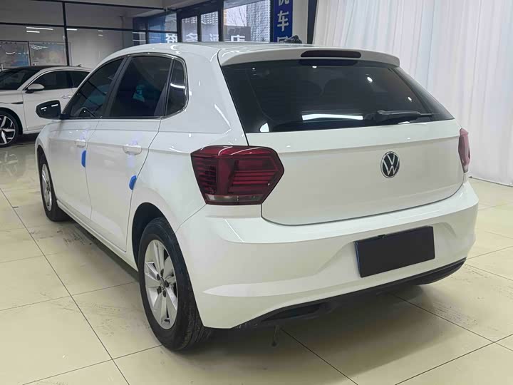 Фото 4 - Volkswagen Polo