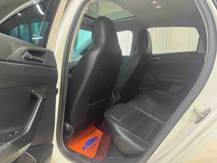 Фото 8 - Volkswagen Polo