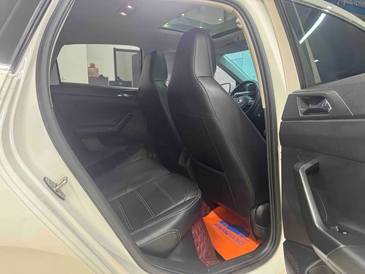 Фото 9 - Volkswagen Polo