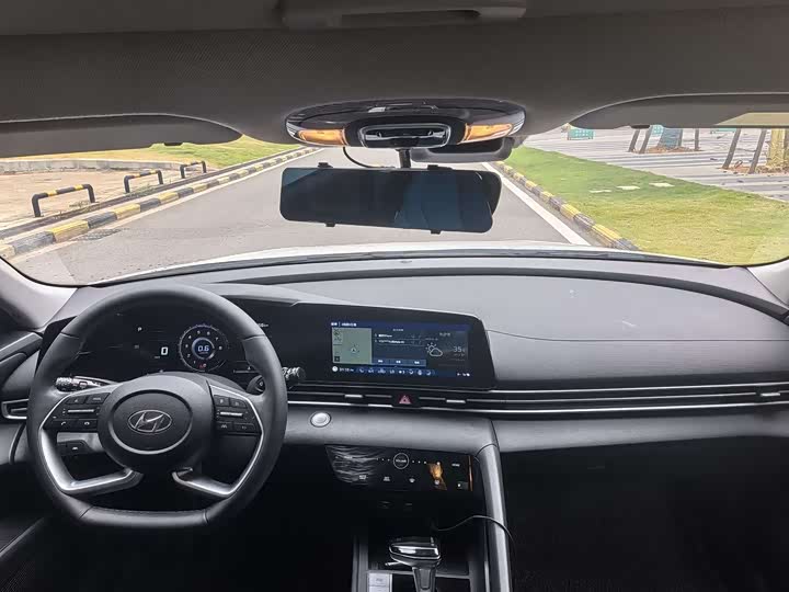 Фото 4 - Hyundai Elantra N line