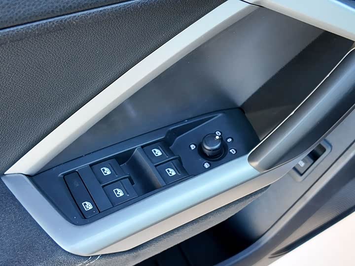 Фото 9 - Audi Q3