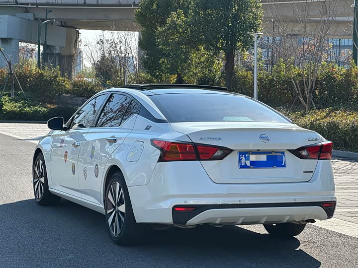 Фото 4 - Nissan Teana