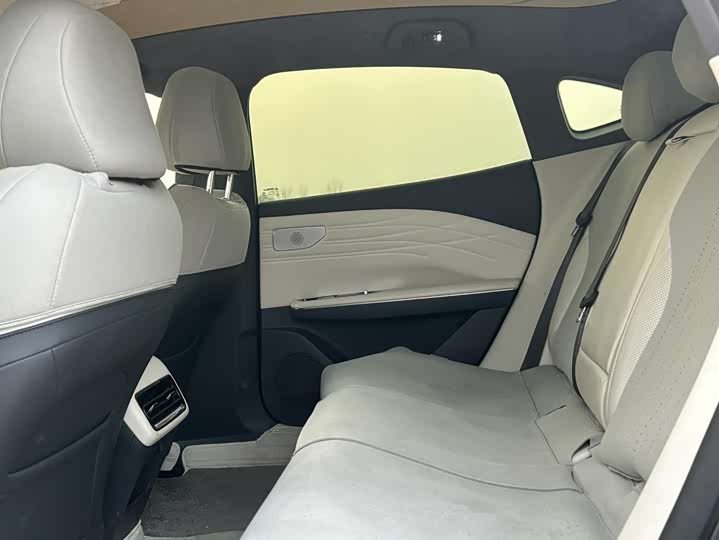 Фото 5 - Geely Galaxy E8