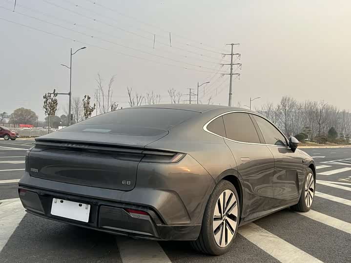 Фото 7 - Geely Galaxy E8