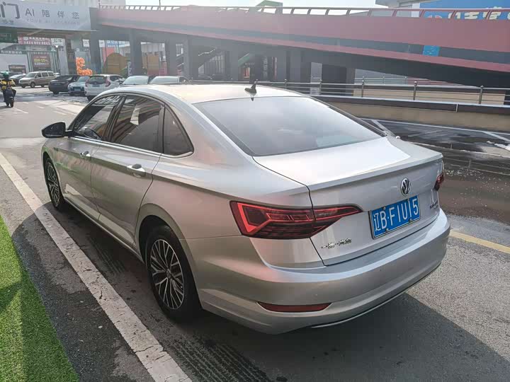 Фото 4 - Volkswagen Sagitar L