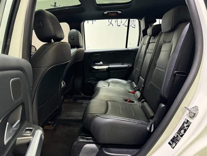 Фото 6 - Mercedes-Benz EQB