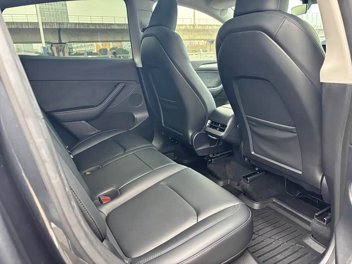 Фото 9 - Tesla Model Y