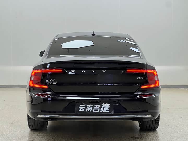 Фото 6 - Volvo S90