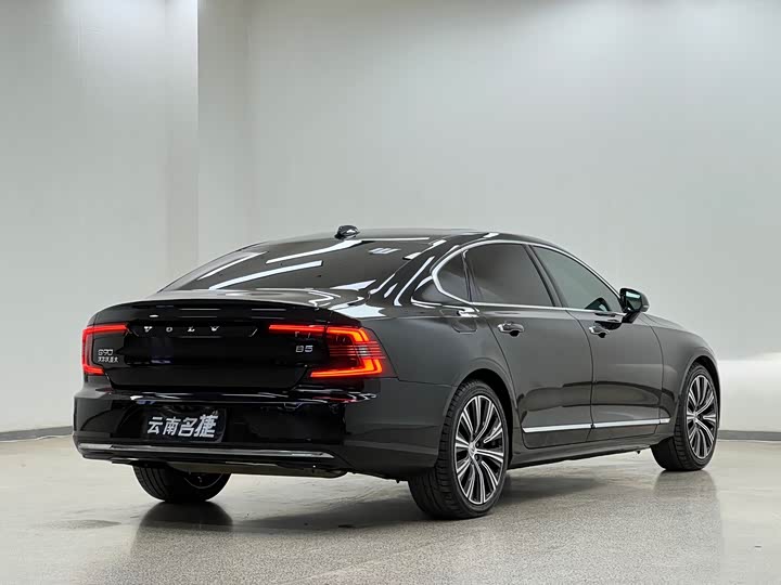 Фото 7 - Volvo S90