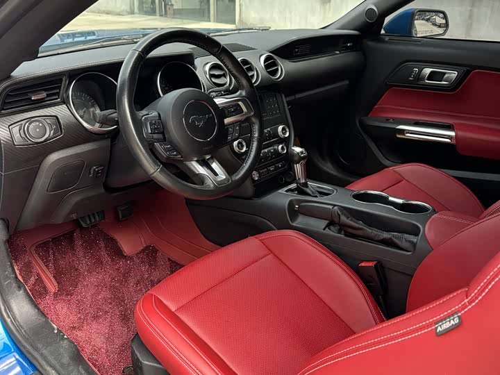 Фото 4 - Ford Mustang