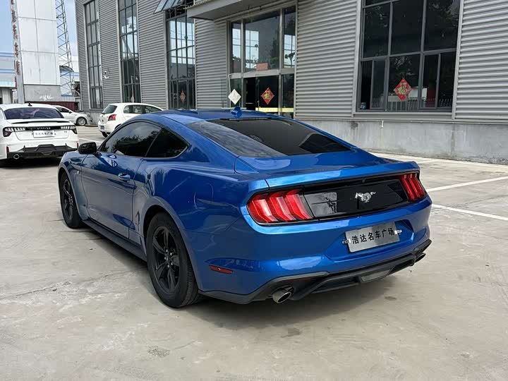 Фото 7 - Ford Mustang