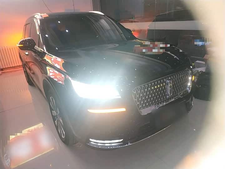 Фото 4 - Lincoln Corsair