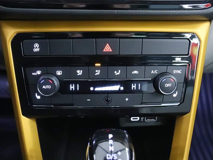 Фото 9 - Volkswagen T-Cross